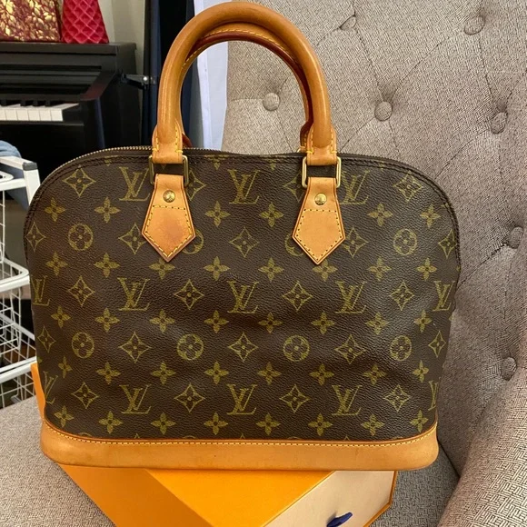❤️LV ALMA PM MONOGRAM❤️ - Picture 5 of 16